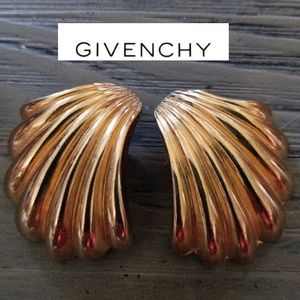 Givenchy earrings goldtone shell #GodOdditiesDeco